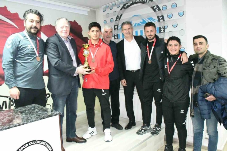Talas Belediyespor başarıya doymuyor