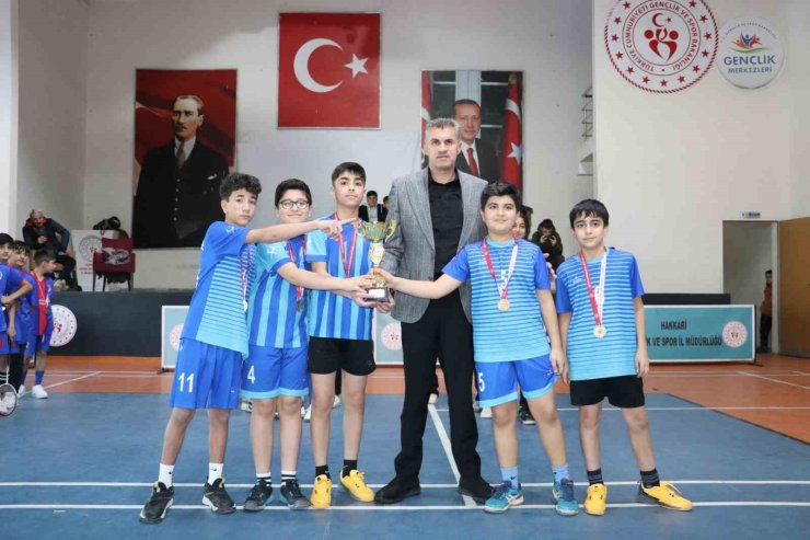 Hakkari’de badminton müsabakaları yapıldı