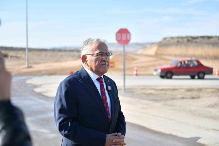 İldem Bölgesi’nde yol çalışmasını inceleyen Büyükkılıç: "Kayseri gelişiyor, güzelleşiyor"