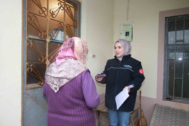 Yaşlıların ulaşım kartları evlerine geliyor