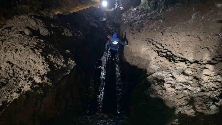 MUSKİ, Bodrum’da 14 saatte kanalizasyon hattı yeniledi