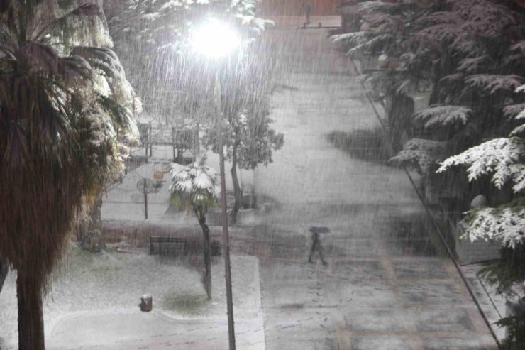 Orta Karadeniz için kuvvetli kar yağışı uyarısı