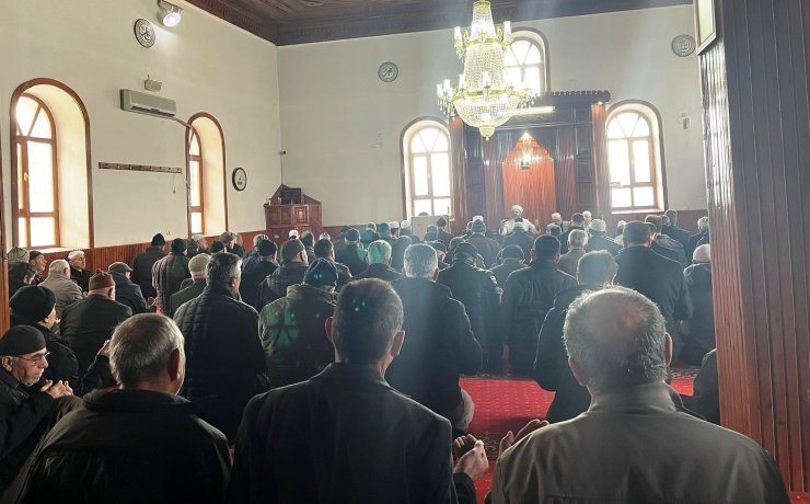 Altıntaş’ta şehit asker Mustafa Özkardeş için mevlit programı