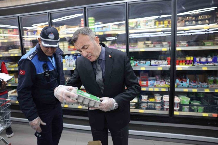 Akdeniz zabıtası zincir marketleri denetledi