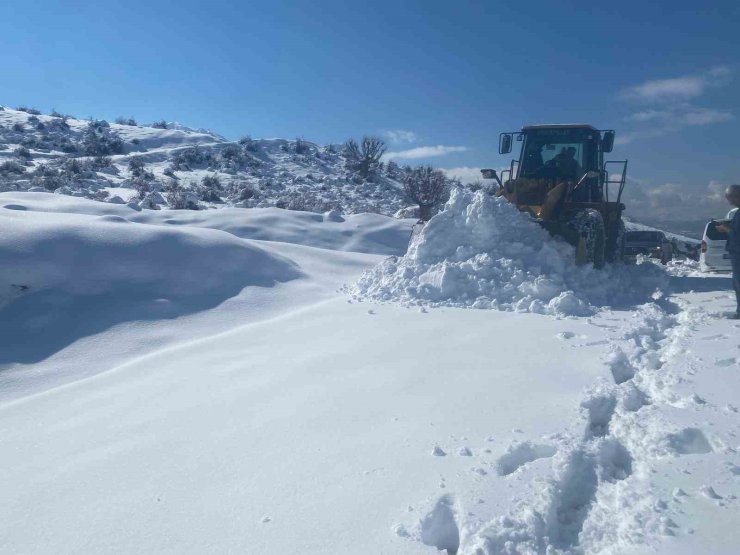 Batman’da kapanan köy ve mezra yolları ulaşıma açıldı