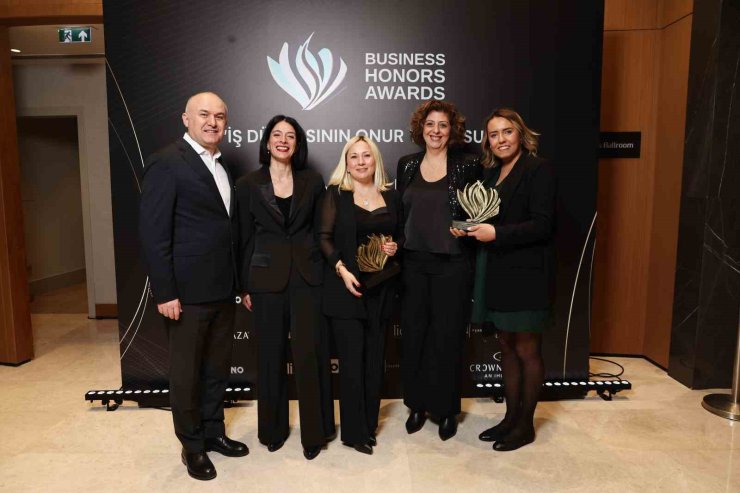 ‘İş dünyasının onur ödülleri’ sahiplerini buldu