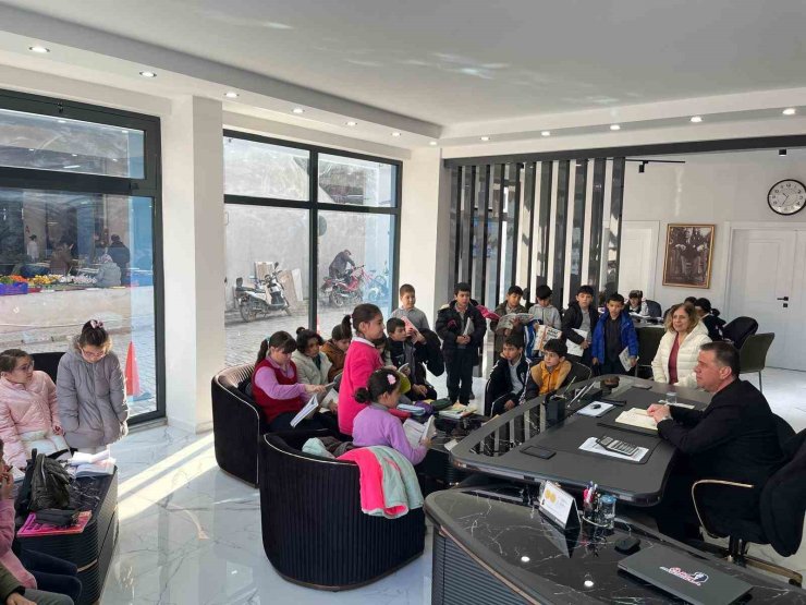 Başkan Ercan, ilkokul öğrencilerini ağırladı