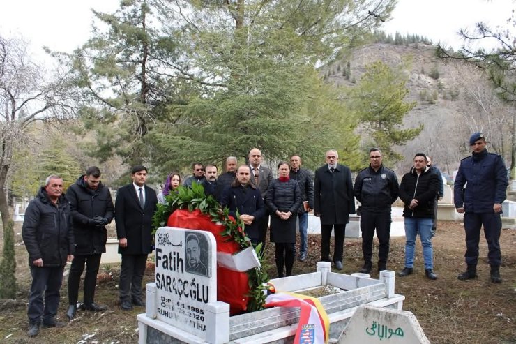 Irkçı saldırıda hayatını kaybeden Saraçoğlu kabri başında anıldı