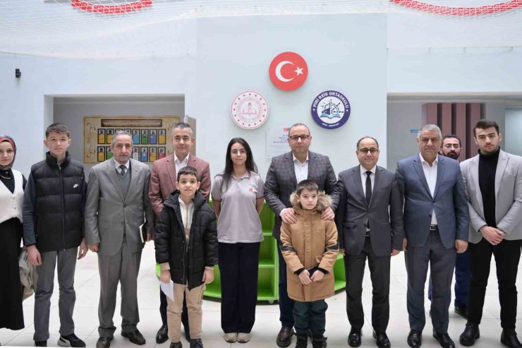 Esenyurt Belediyesi Başkan Vekili Can Aksoy’dan öğrencilere destek