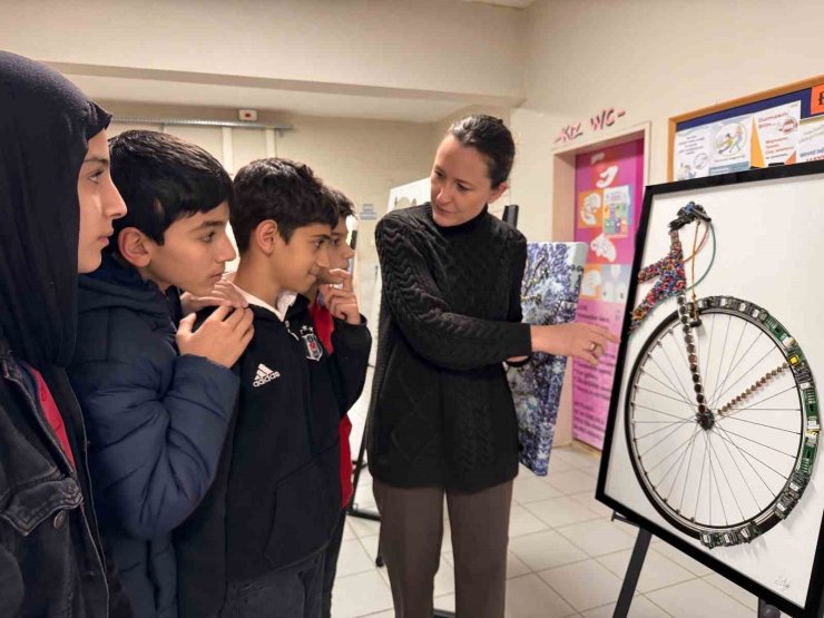 Öğrencilere "Atık pillerinizi çöpe atmayın" uyarısı