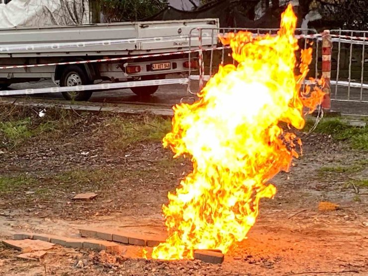 Kocaeli’deki metan gazı 3 gündür yanıyor: Uzmanından önemli uyarı