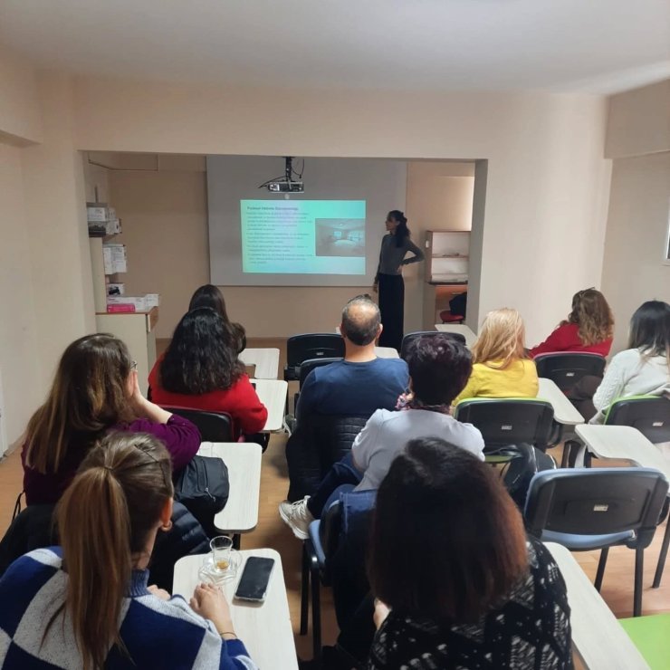 Söke’de eczacılara kanser bilgilendirme sunumu