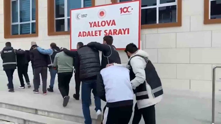 Yalova’da silah zoruyla bir kişiyi gasp eden 4 kişi tutuklandı