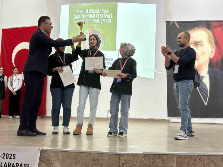 Devlet Hatun MTAL öğrencileri Gastronomi Yarışması’nda bölge birincisi oldu