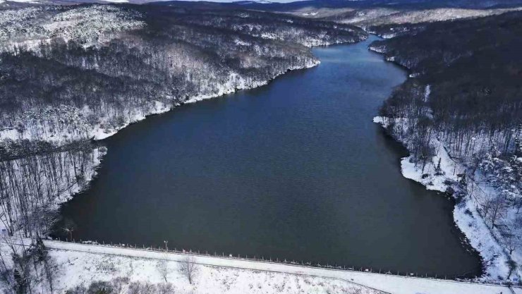 Beyaza bürünen Göktürk Tabiat Parkı havadan görüntülendi