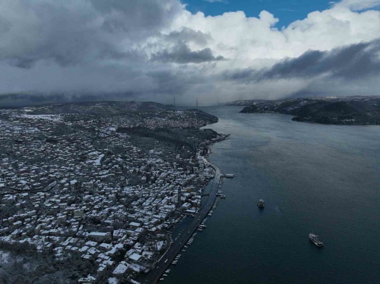 Beyaza bürünen Sarıyer’de kartpostallık manzara havadan görüntülendi