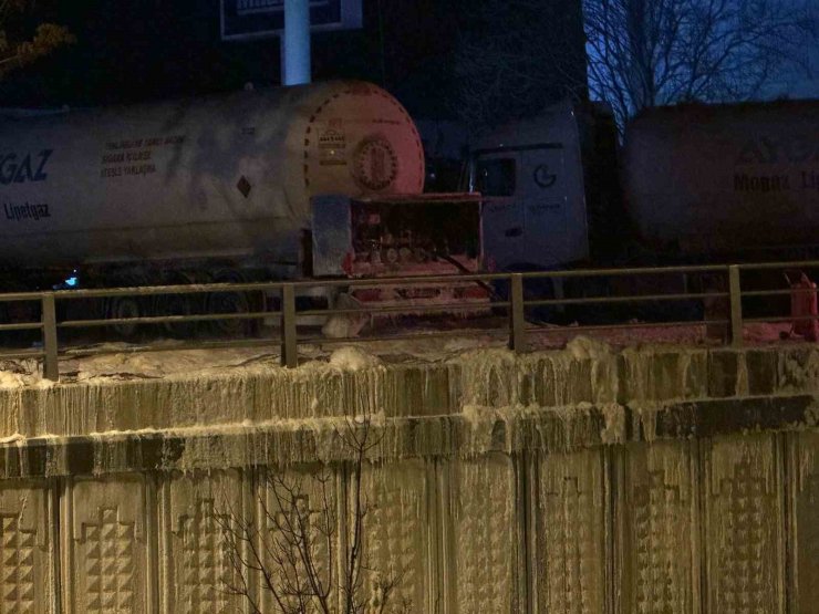 Ankara’da LPG tankeri sızıntısı paniğe neden oldu