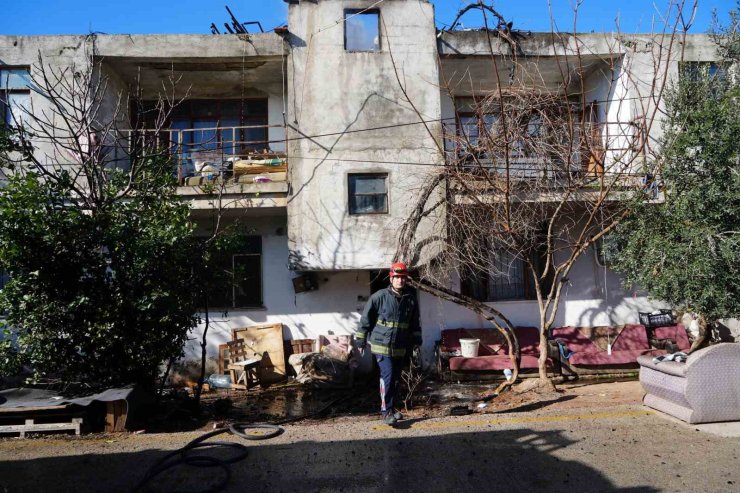 Antalya’da apartman boşluğunda çıkan yangın korku dolu anlar yaşattı