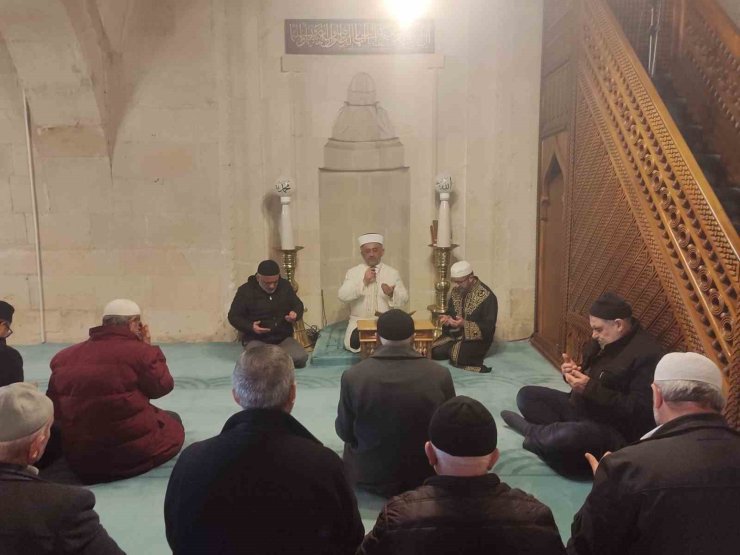 Bayburt’ta kahraman şehitler dualarla anıldı