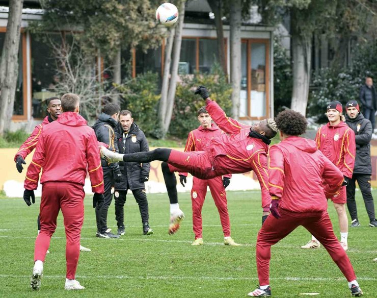 Galatasaray, Fenerbahçe derbisi hazırlıklarını sürdürdü