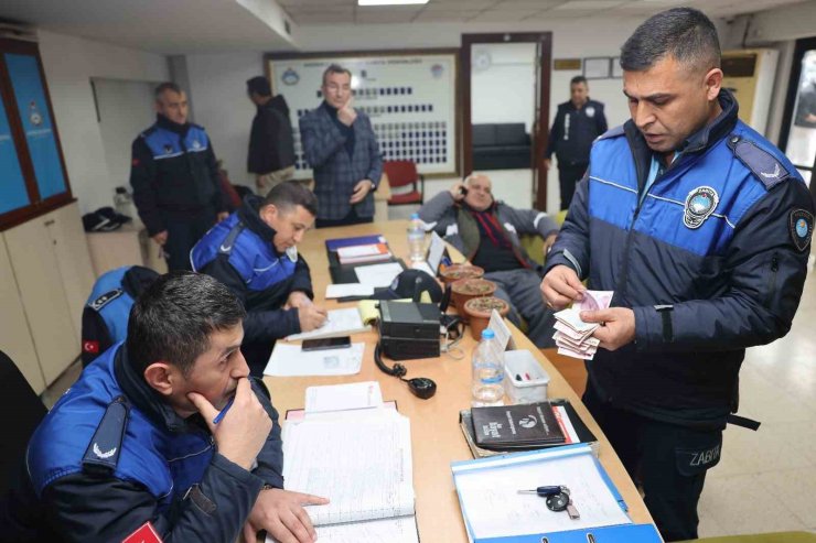 Akdeniz Zabıtasından dilenci operasyonu