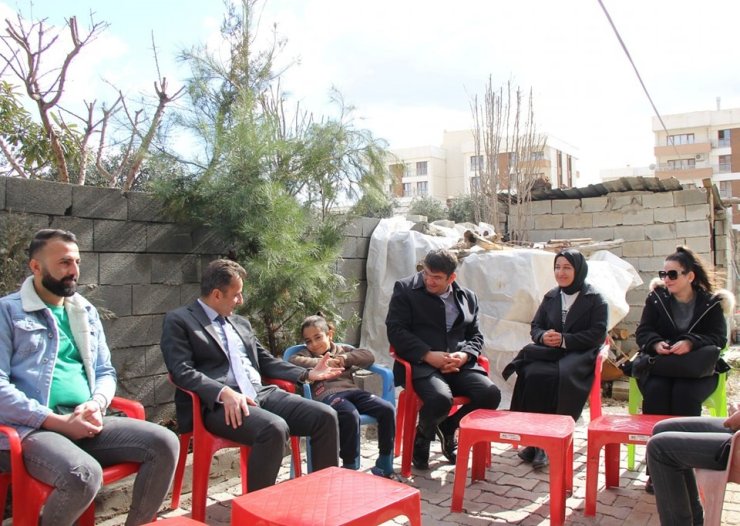 Cizre’de özel çocuklara evde özel eğitim