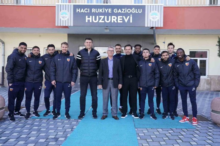 Kayserispor’dan yaşlılara moral ziyareti