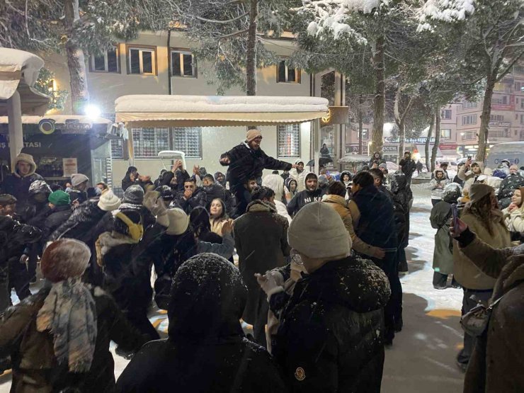 Ünye’de kar festivali renkli görüntülere sahne oldu