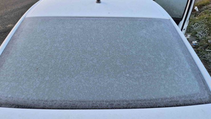 Tekirdağ’da araçlar buz tuttu