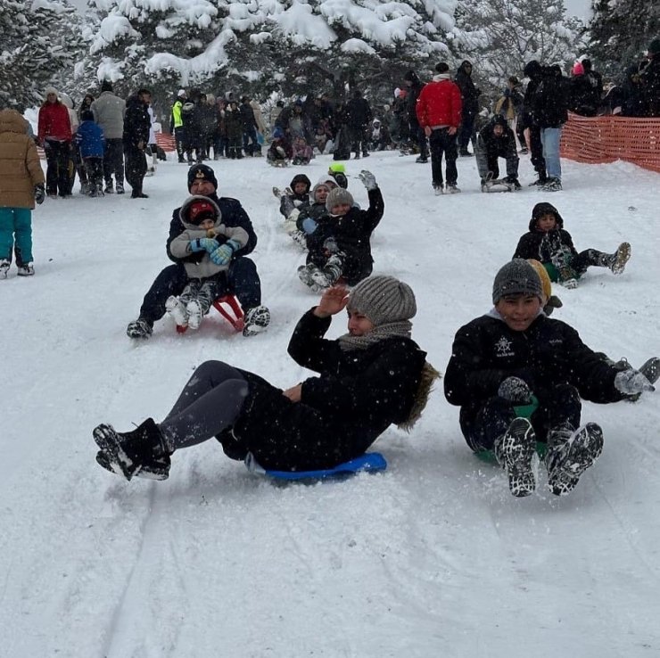 Tokat’ta kızağını alan yaylaya koştu