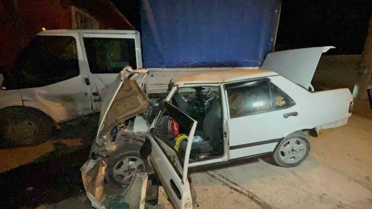 Alkolden kaptırdığını ehliyetini alıp yine alkollü araç kullanan sürücü kazada ağır yaralandı