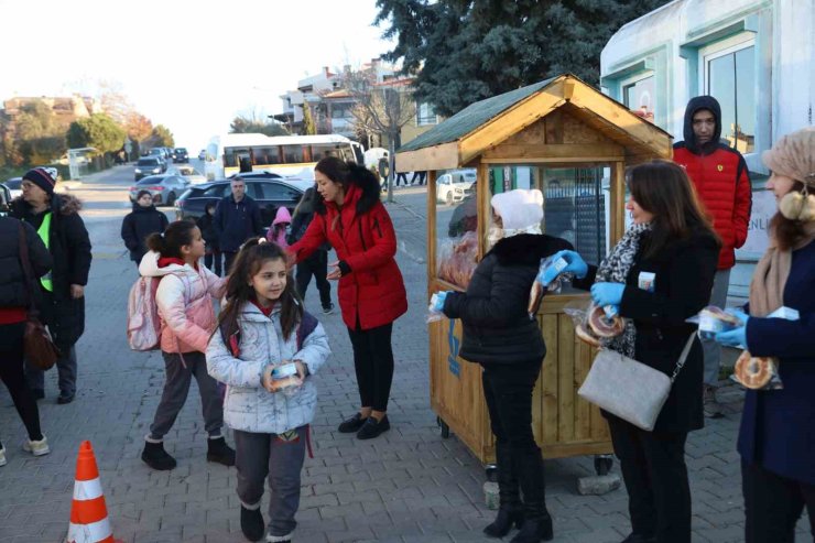Güzelbahçe personelinden imece örneği