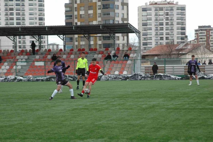 Gültepespor 2. yarıda güldü