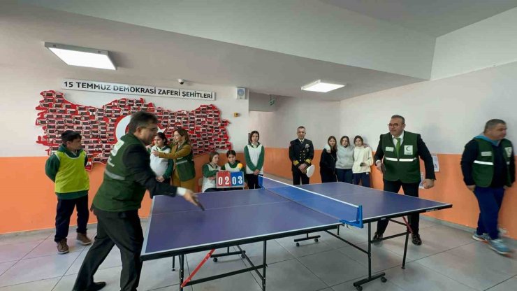 Marmaris’te masa tenisi turnuvası düzenlendi