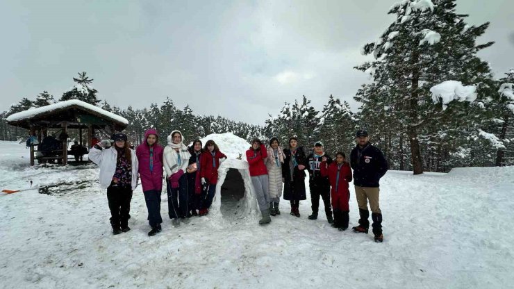 İzciler haftayı doğada kutladı