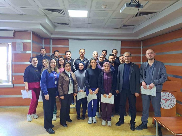 Kütahya’da ’Acil Hemşireliği Sertifikalı Eğitim Programı’ tamamlandı