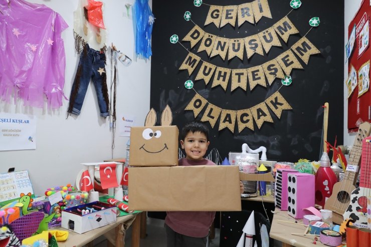 Sultangazi’de Ana Kucağı miniklerinden geri dönüşüm sergisi