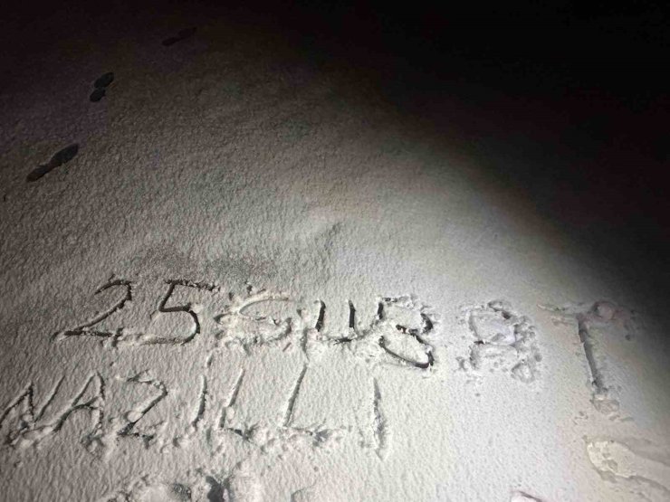 Nazilli’de dağ köyleri beyaza büründü