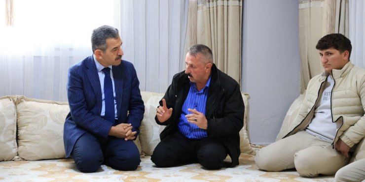 Vali Ekici, çığ altında kalan operatörü ziyaret etti