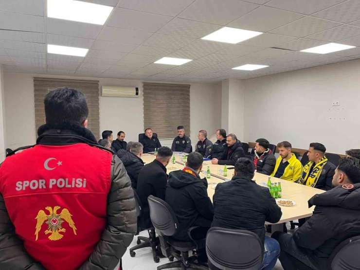 Emniyet Müdürü Baybaba taraftar gruplarıyla bir araya geldi