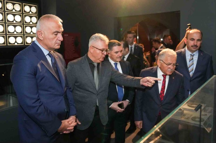 Kayseri Büyükşehir’den Anadolu Selçukluları Sergisi’ne 27 eser ile destek