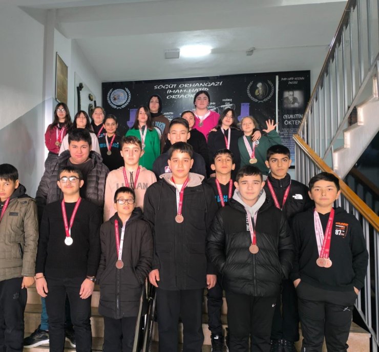 Orhangazi İmam Hatip Ortaokulu öğrencileri büyük bir başarıya imza attı