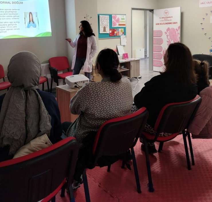 Anne adaylarıyla birlikte baba adaylarda eğitimde