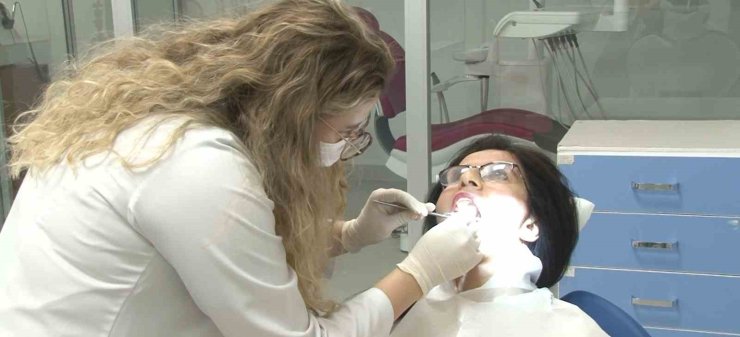 33 yıldır korkudan diş hekimine gitmiyordu: ‘Gülümseten Diş Projesi’ ile tedavi oldu