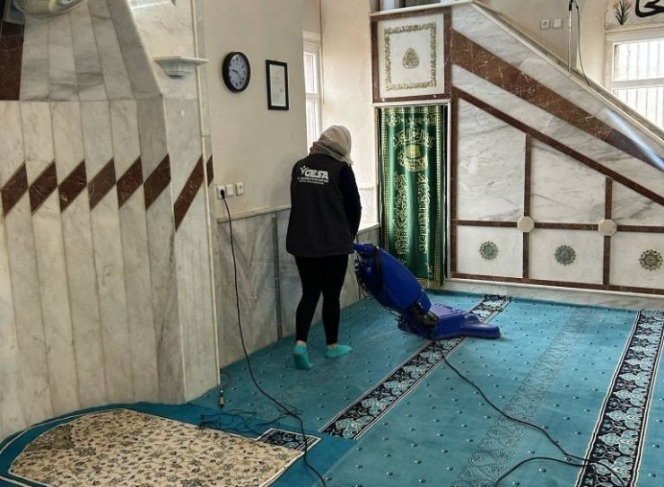 Germencik’te camilerde temizlik çalışması gerçekleştirildi