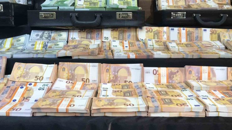 İstanbul merkezli 3 ilde büyük sahte para operasyonu: Milyonlarca sahte dolar ve avro ele geçirildi