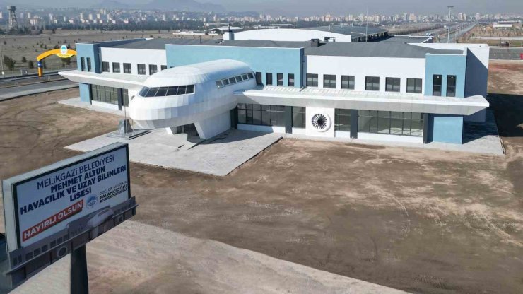 Savunma Sanayi Başkanı’ndan Havacılık ve Uzay Bilimleri Lisesi’ne övgü