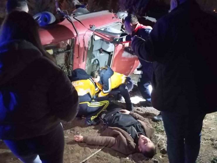 Kontrolden çıkan otomobil tarlaya devrildi: 1 yaralı