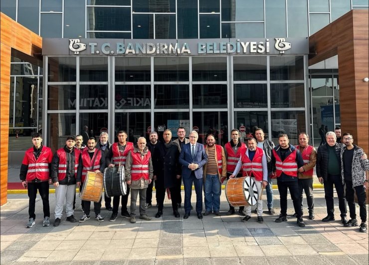 Bandırma’da Ramazan davulcuları göreve hazır