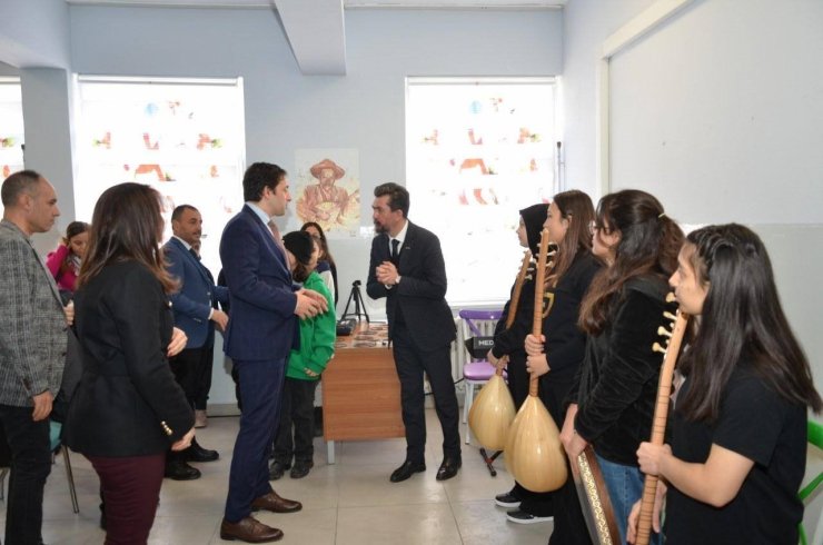 Müzik sınıfı açılışı katılımcılardan büyük ilgi gördü